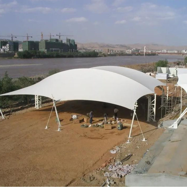 石柱膜结构汽车棚